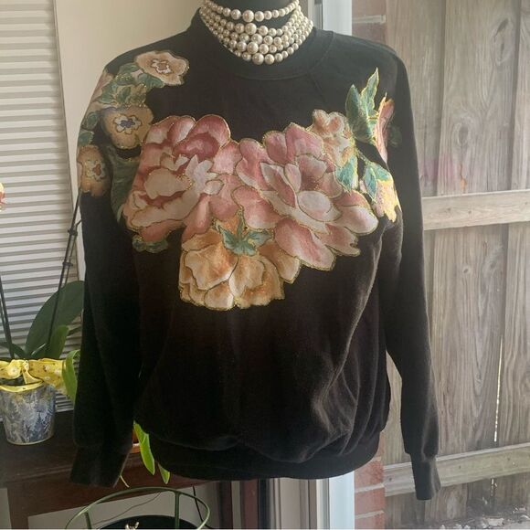Vintage Floral Embroidered Black Sweatshirt - Picture 1 of 7
